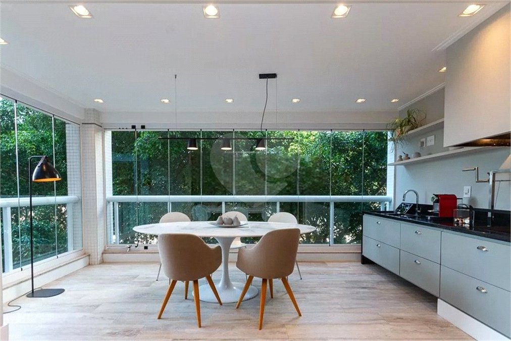 Apartamento à venda com 3 quartos, sendo 2 suítes, em Água Branca, São Paulo, SP