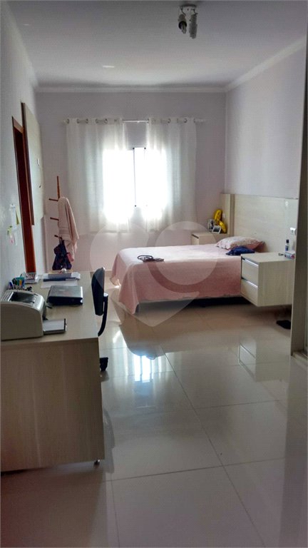 CASA A VENDA NO BAIRRO VISTA VERDE COM 3 DORMITORIOS, 3 SUITES, 3 VAGAS, METRAGEM 316M², SJC