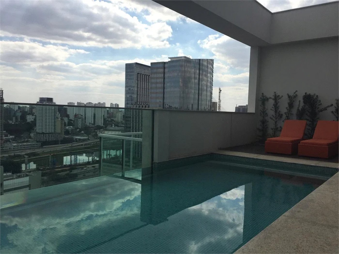 Apartamento à venda com 1 suíte em Vila Gertrudes, São Paulo, SP