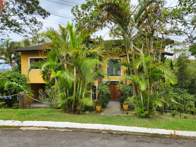 Casa à venda com 5 suítes no condomínio Suíça da Cantareira, Mairiporã - SP