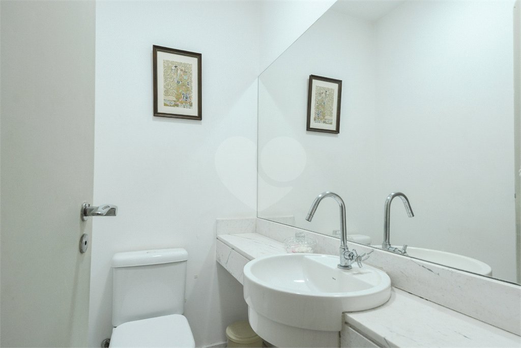 Apartamento à venda com 4 quartos, sendo 3 suítes,  em Jardim Paulista, São Paulo, SP