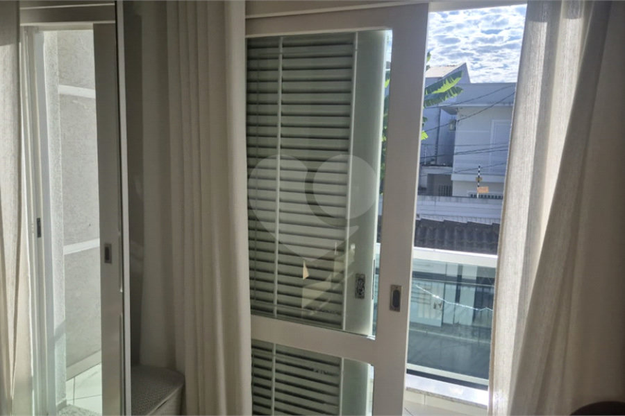Sobrado à venda com 3 quartos, sendo 1 suíte, em Tremembé, São Paulo, SP