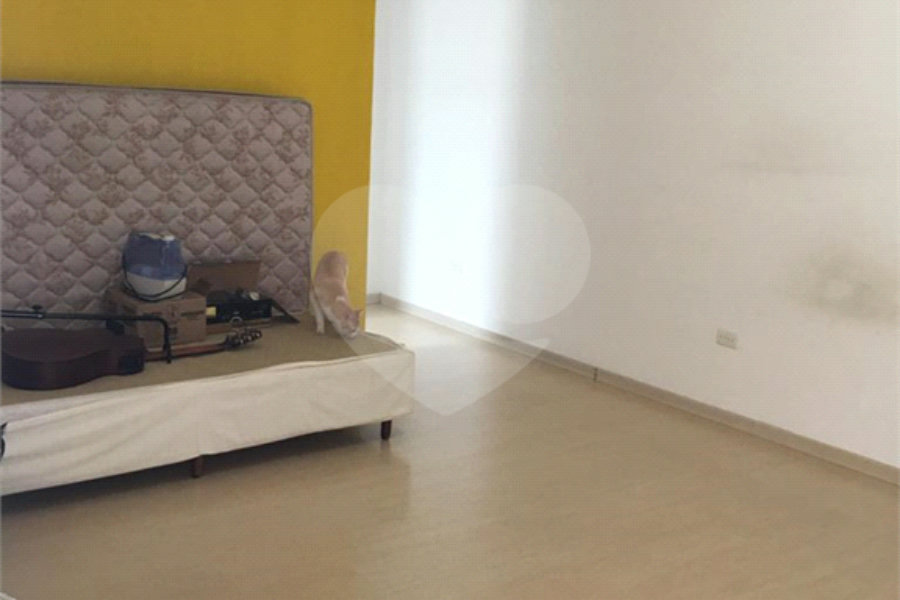 Sobrado à venda com 4 quartos, sendo 3 suítes,  em Tremembé, São Paulo, SP