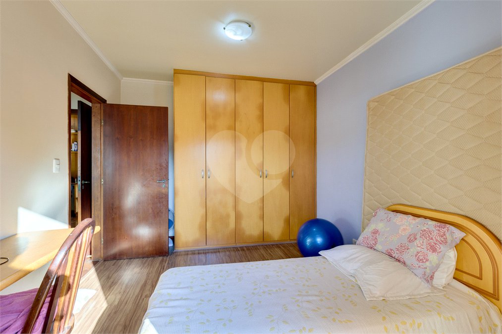 Sobrado à venda com 4 quartos, sendo 1 suíte, em Alto da Boa Vista, São Paulo, SP