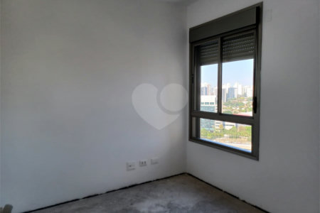 Apartamento à venda com 4 suítes em Real Parque, São Paulo, SP