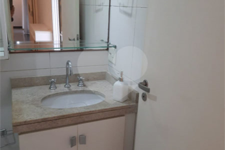 Apartamento à venda ou para alugar com 3 quartos, sendo 1 suíte, em Cidade São Francisco, São Paulo, SP