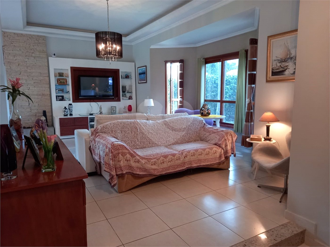 Casa à venda com 4 quartos, sendo 2 suítes, no condomínio Fazendinha Chácara Vale do Rio Cotia, Carapicuíba - SP