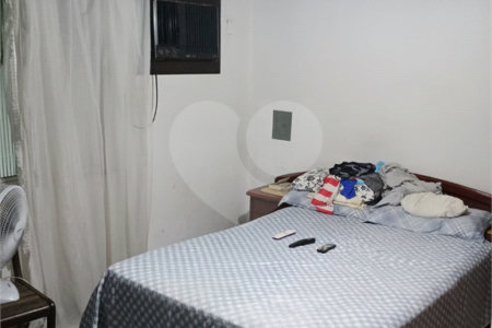 Casa à venda com 5 quartos, sendo 1 suíte, em Bangu, Rio de Janeiro, RJ
