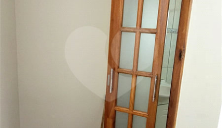 Sobrado à venda com 3 quartos, sendo 1 suíte,  em Vila Gustavo, São Paulo, SP