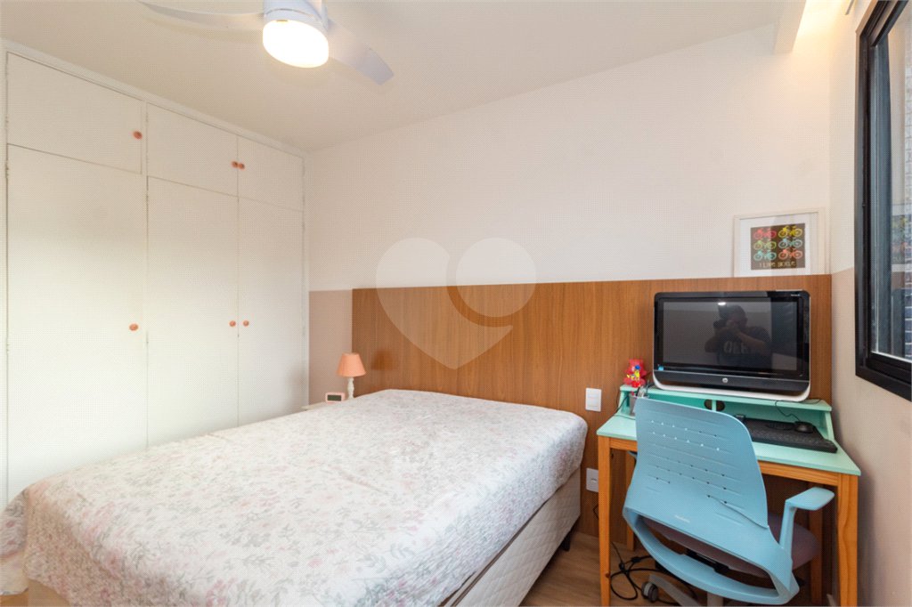 Apartamento à venda com 3 quartos, sendo 1 suíte, em Moema, São Paulo, SP
