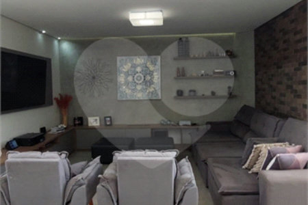 Casa à venda ou para alugar com 4 suítes no condomínio Figueira Garden, Atibaia - SP