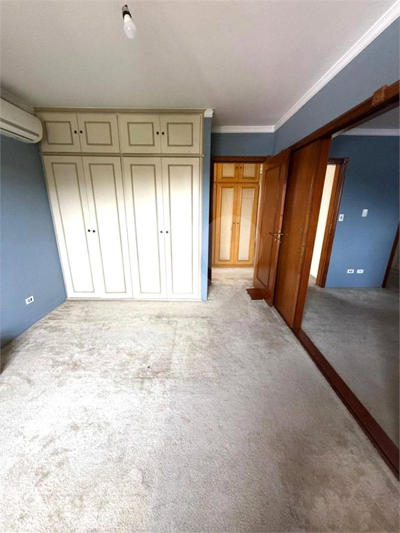 Sobrado à venda com 5 quartos, sendo 3 suítes,  em Jardim Leonor, São Paulo, SP