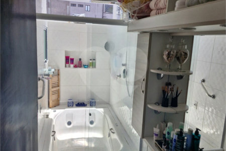 Sobrado à venda com 3 quartos, sendo 1 suíte, em Jardim Caravelas, São Paulo, SP