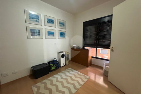 Apartamento à venda com 4 quartos, sendo 2 suítes, em Pinheiros, São Paulo, SP