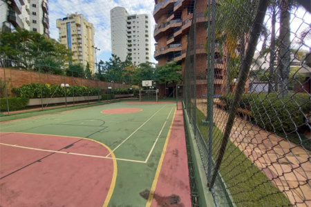 Apartamento à venda com 4 quartos, sendo 3 suítes,  em Vila Andrade, São Paulo, SP