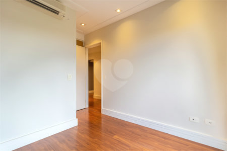 Casa à venda com 4 suítes no condomínio Las Cumbres, São Paulo - SP