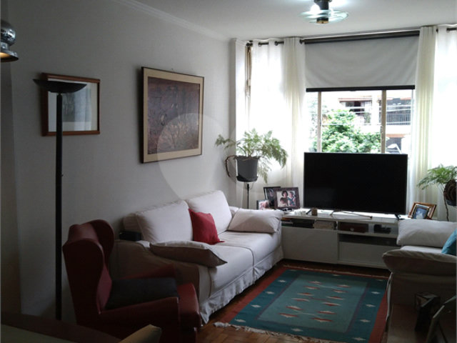 Apartamento à venda com 3 quartos, sendo 1 suíte,  em Pinheiros, São Paulo, SP