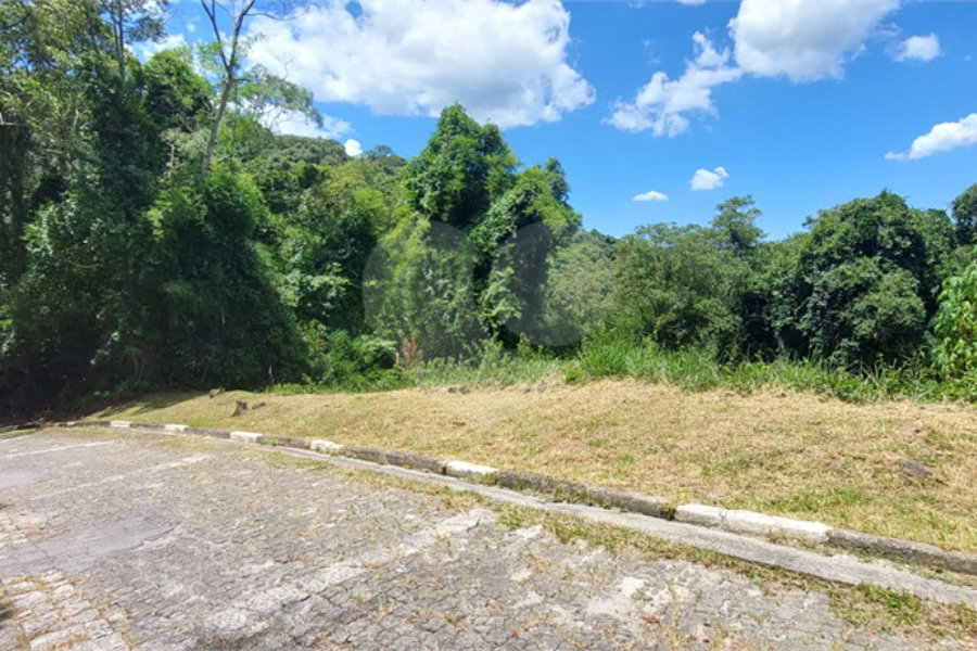 Terreno à venda no condomínio Parque Suiça, Caieiras - SP
