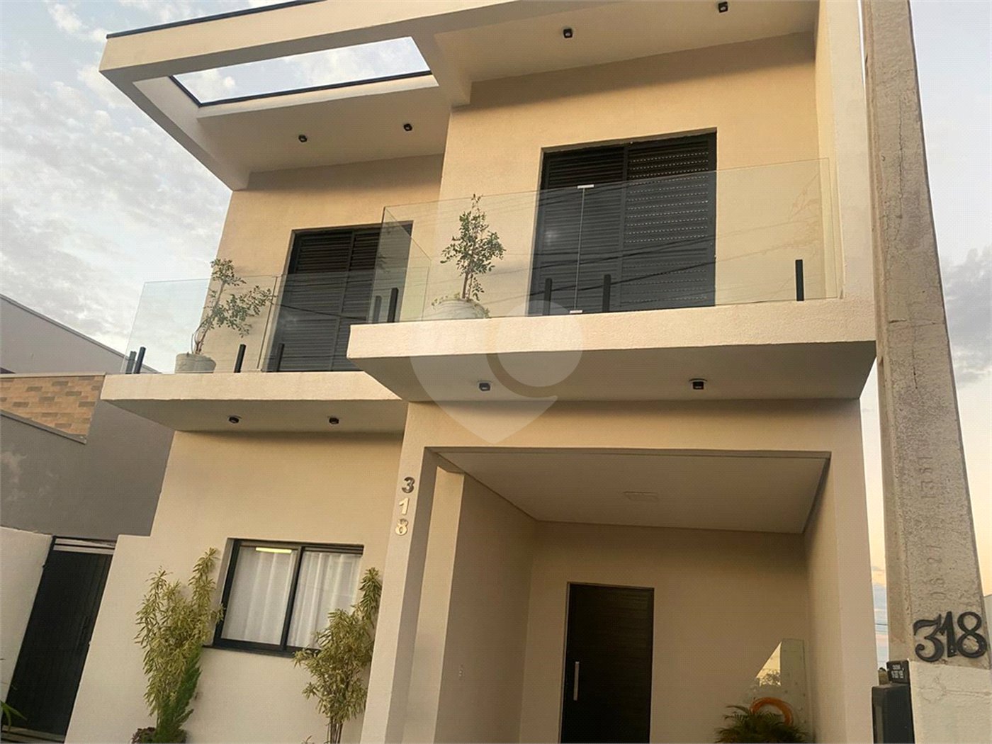 Casa à venda com 3 quartos, sendo 2 suítes, no condomínio Terras da Estância, Paulínia - SP