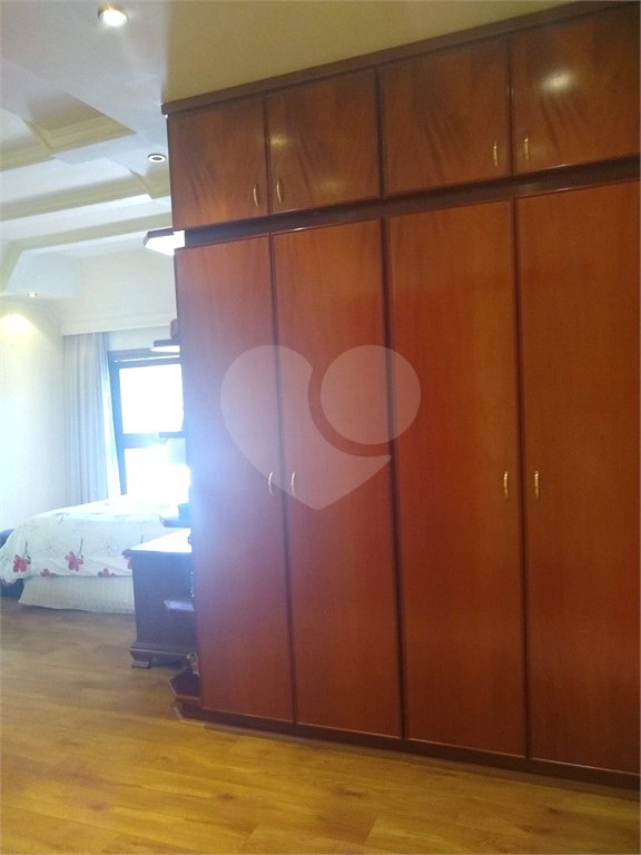 Casa à venda com 4 quartos, sendo 2 suítes, no condomínio Osato, Atibaia - SP