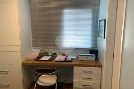 Apartamento à venda com 4 quartos, sendo 3 suítes, em Chácara Santo Antônio (zona Sul), São Paulo, SP