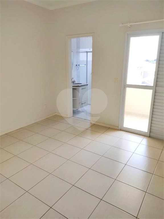 Casa à venda ou para alugar com 3 suítes no condomínio Residencial Jardim das Palmeiras, Vinhedo - SP