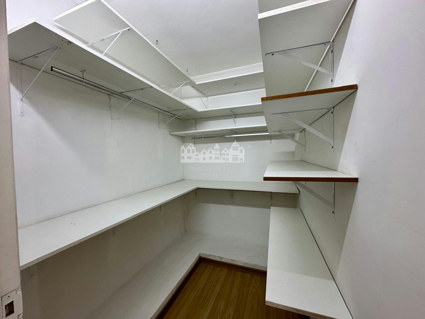 Apartamento à venda ou para alugar com 4 quartos, sendo 3 suítes, no Centro, Atibaia, SP