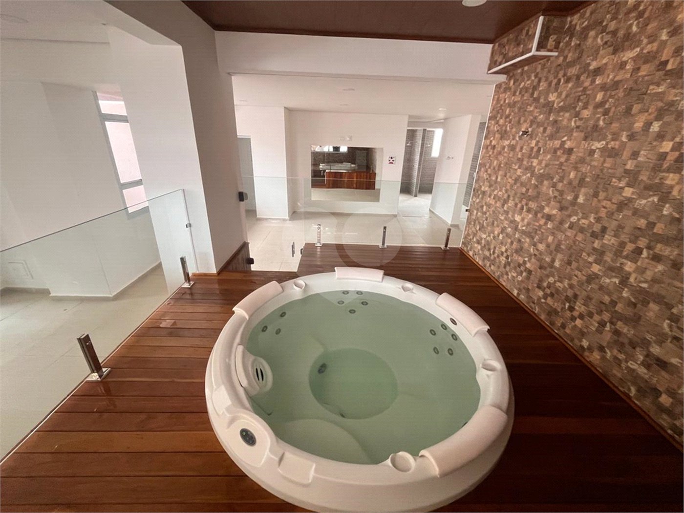 Apartamento à venda com 2 quartos, sendo 1 suíte,  em Loteamento Mogilar, Mogi das Cruzes, SP