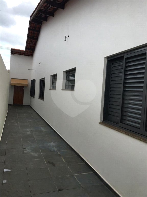 Casa à venda com 4 quartos, sendo 1 suíte, em Loteamento Loanda, Atibaia, SP