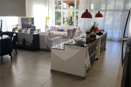 Casa à venda com 4 quartos, sendo 3 suítes, no condomínio Estância Marambaia, Vinhedo - SP