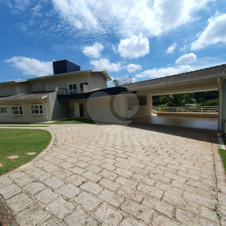 Casa à venda com 5 suítes no condomínio Vila Hípica I, Vinhedo - SP