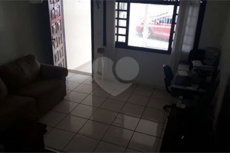 Sobrado à venda com 3 quartos, sendo 1 suíte,  em Vila Caputera, Mogi das Cruzes, SP