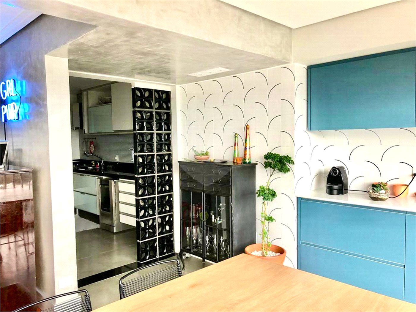 Apartamento à venda com 3 quartos, sendo 1 suíte,  em Campo Grande, São Paulo, SP