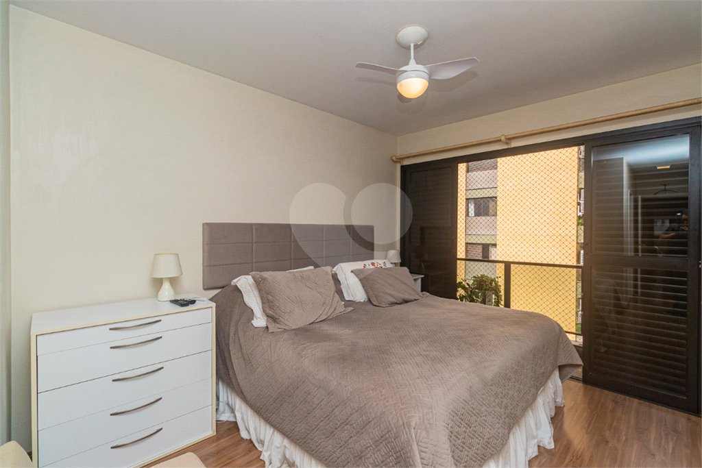 Apartamento à venda com 3 quartos, sendo 1 suíte, em Moema, São Paulo, SP