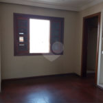 Casa à venda com 3 quartos, sendo 1 suíte, em Vila Nivi, São Paulo, SP