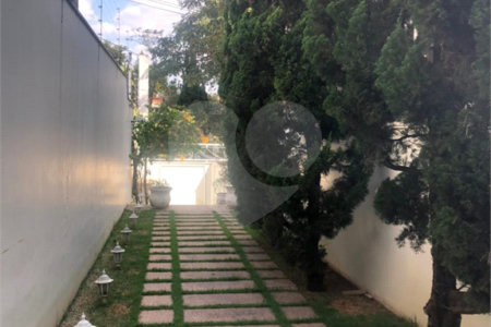 Casa à venda com 4 suítes em Caxingui, São Paulo, SP