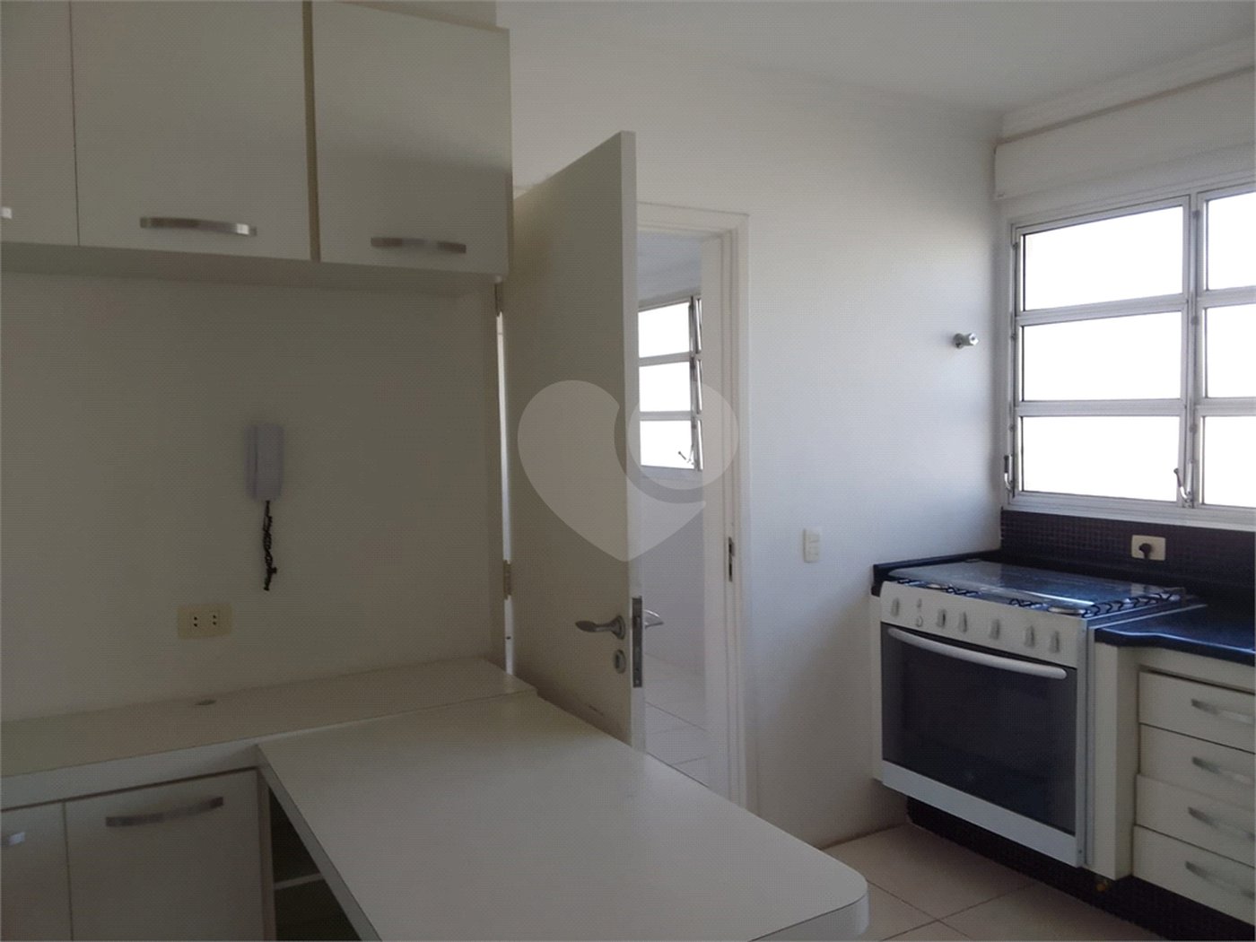 Apartamento à venda com 3 quartos, sendo 1 suíte, em Jardim Paulista, São Paulo, SP