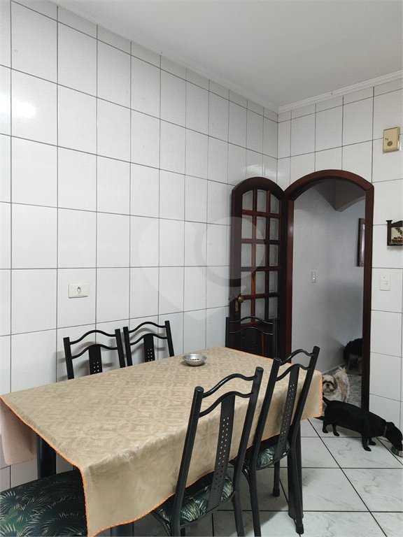 Casa à venda com 4 quartos, sendo 1 suíte, em Jardim Leila, Guarulhos, SP