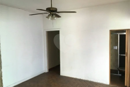 Excelente Casa Comercial no Anália Franco Terreno para LOCAÇÃO e COMPRA.