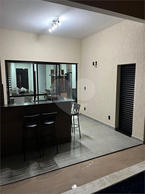 Casa à venda com 3 quartos, sendo 1 suíte, no condomínio Horto Florestal Villagio, Sorocaba - SP