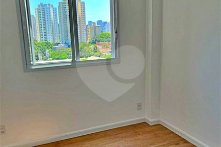 Apartamento à venda com 3 quartos, sendo 1 suíte,  em Jardim Caravelas, São Paulo, SP