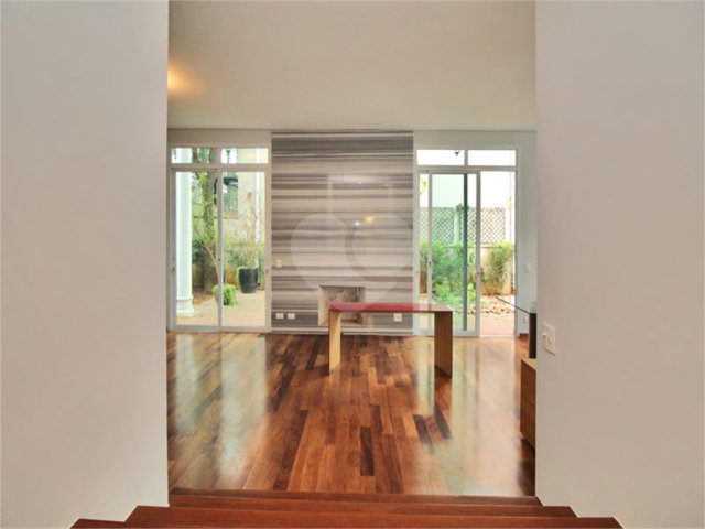 Casa à venda com 3 suítes no condomínio Brooklin Hills, São Paulo - SP