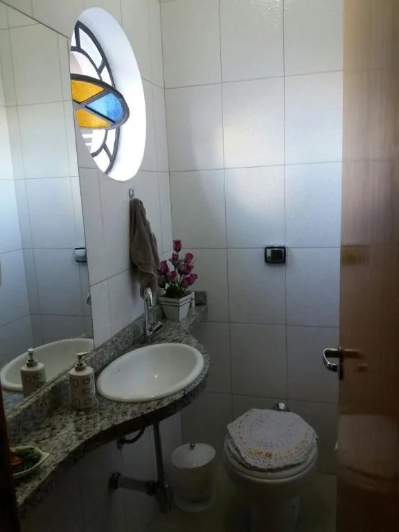 Sobrado à venda ou para alugar com 4 quartos, sendo 1 suíte,  em Vila Butantã, São Paulo, SP