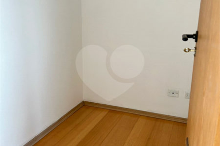 Apartamento à venda com 3 quartos, sendo 1 suíte, em Vila Regente Feijó, São Paulo, SP