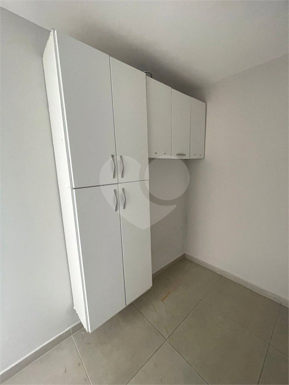 Sobrado à venda com 3 quartos, sendo 2 suítes,  em Vila Oliveira, Mogi das Cruzes, SP