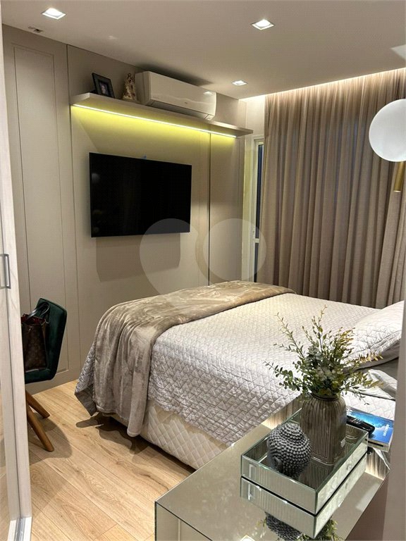 Apartamento à venda com 3 quartos, sendo 1 suíte, em Vila Anastácio, São Paulo, SP
