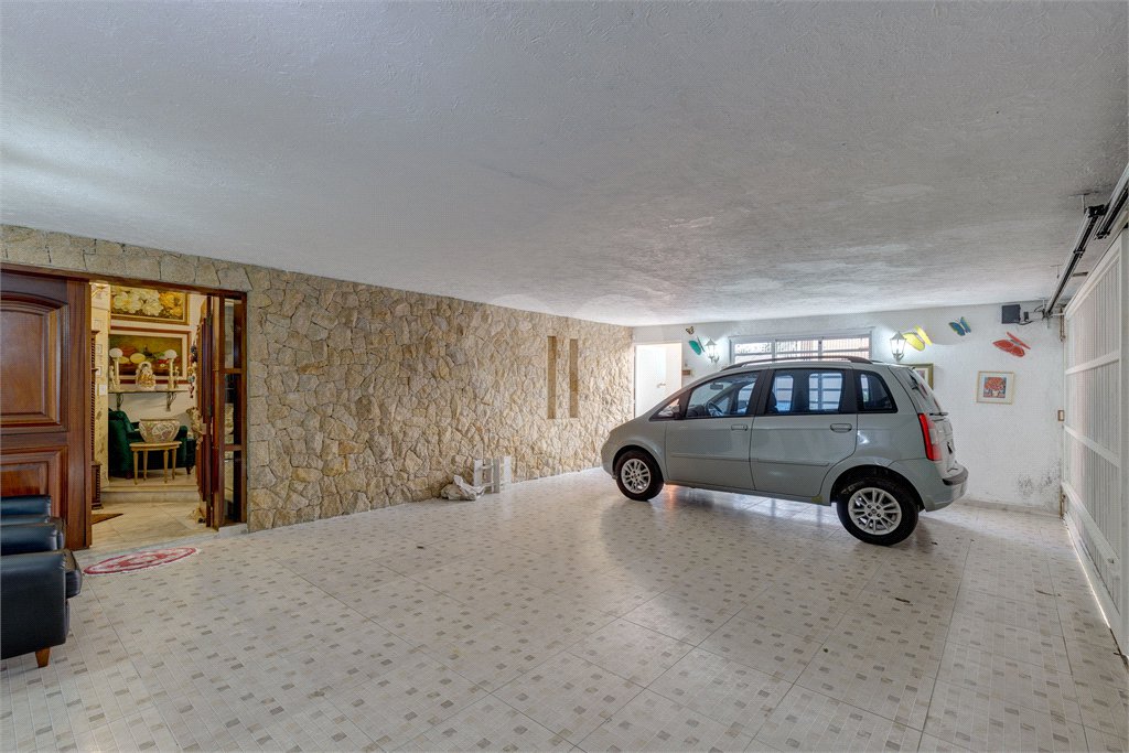 Casa Térrea à venda com 4 quartos, sendo 3 suítes, em Interlagos, São Paulo, SP