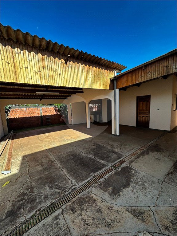 Casa à venda com 2 quartos, sendo 1 suíte,  em Jardim Aeroporto, Ponta Porã, MS