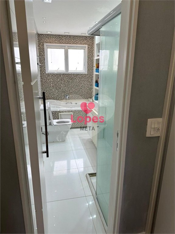 Apartamento à venda com 3 quartos, sendo 2 suítes, em Parque Residencial Aquarius, São José dos Campos, SP