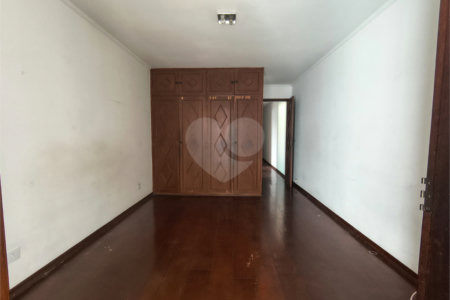 Sobrado à venda com 3 quartos, sendo 1 suíte,  em Jardim Esmeralda, São Paulo, SP